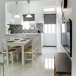 Lejlighed Modern House In The Old Town *