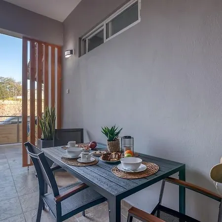 Modern House In The Old Town La Canea