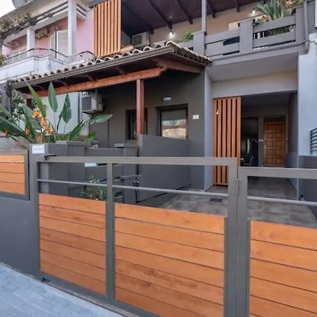 Modern House In The Old Town La Canea